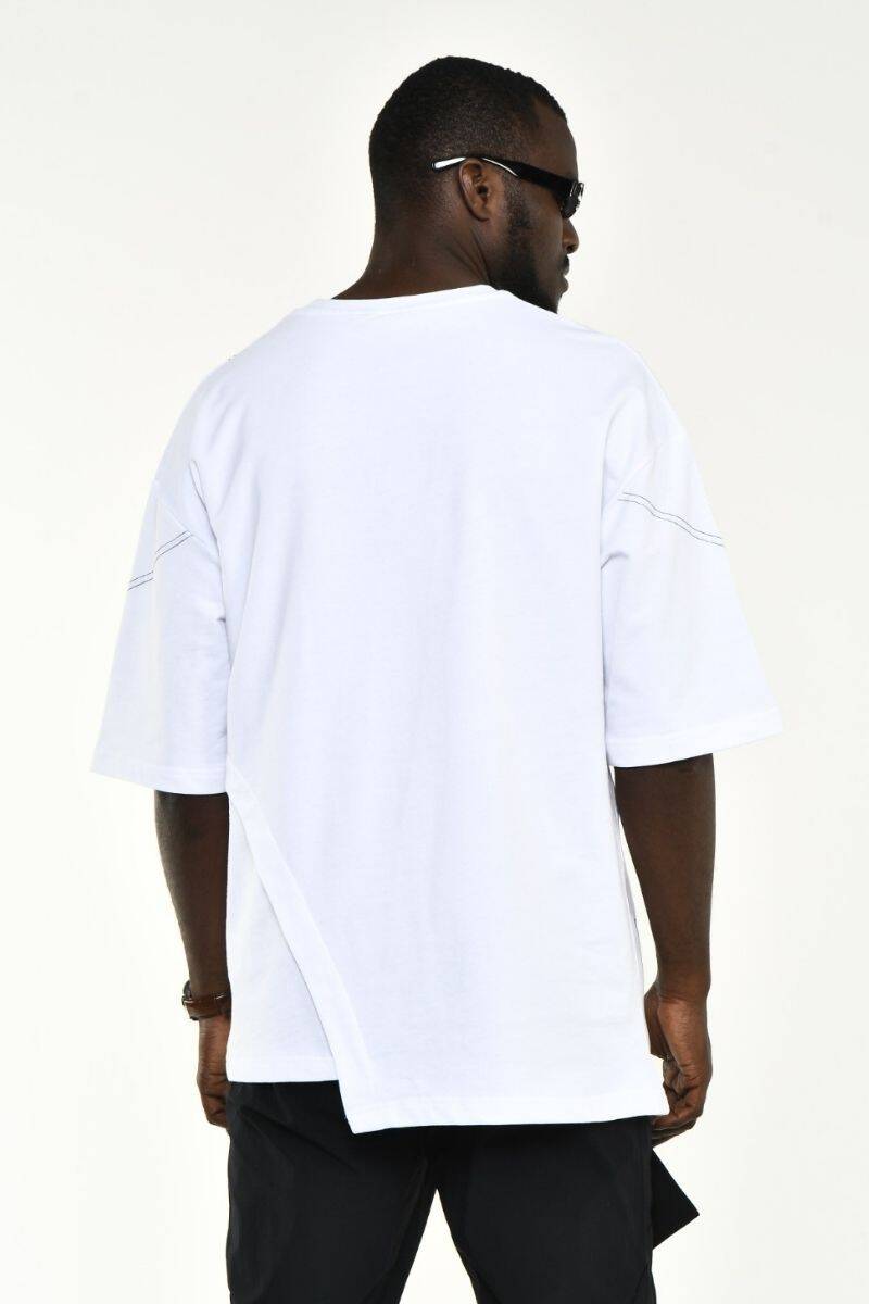 Beyaz Asimetrik Kesim Oversize Kalıp T-shirt