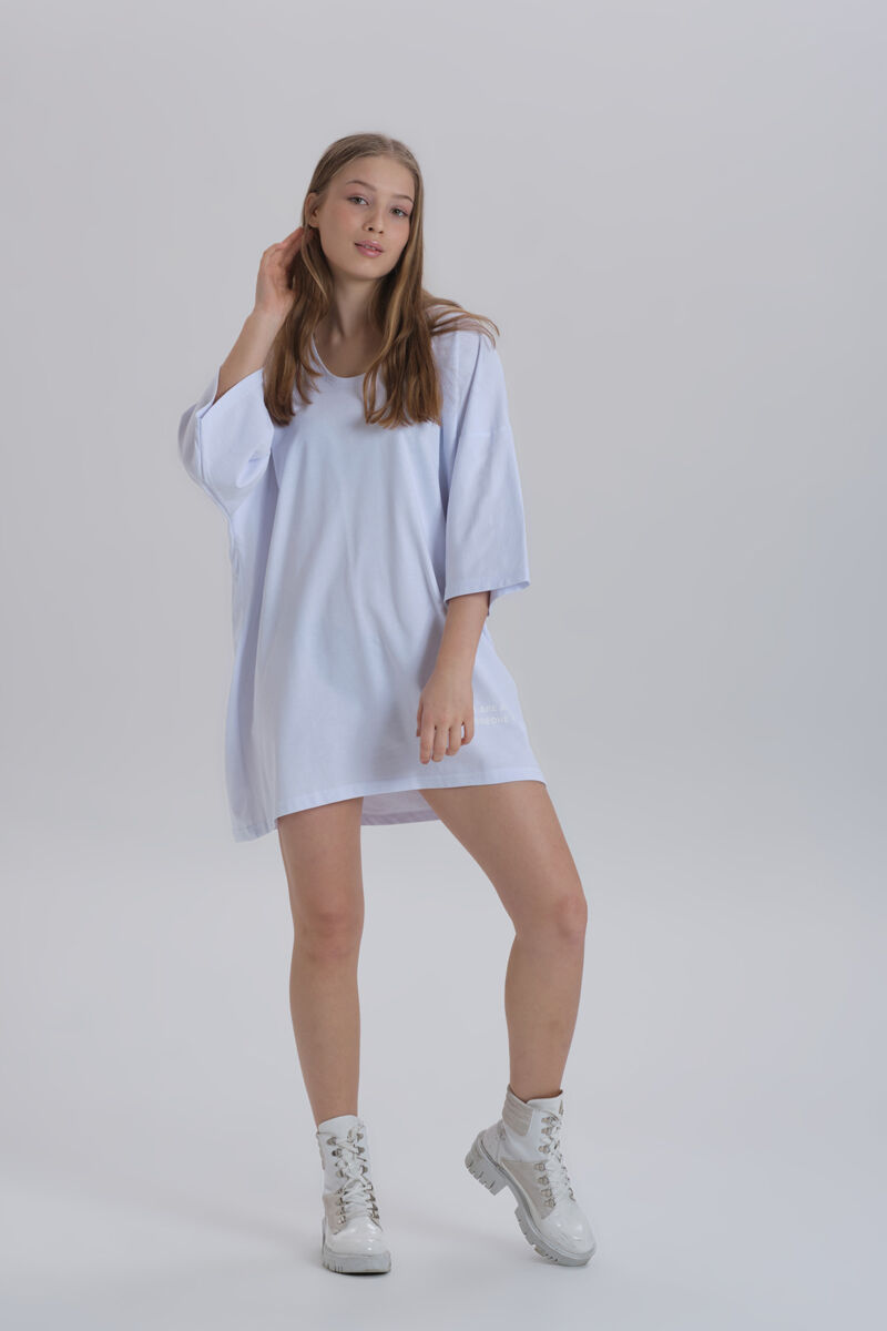 Beyaz Kadın Sırt Baskı Detay Oversize T-shirt Elbise - 4