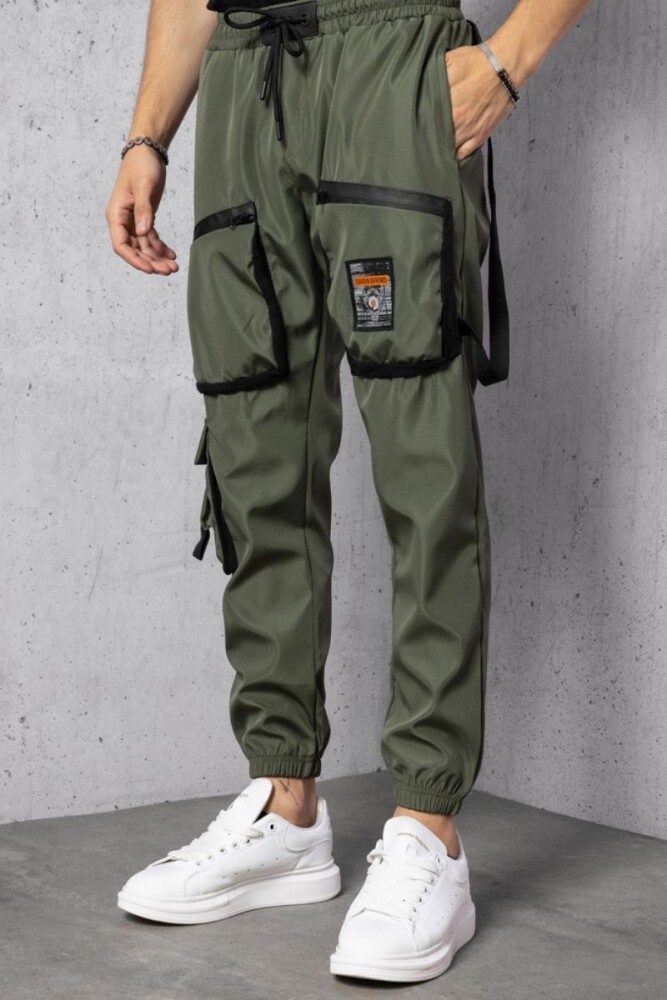 Haki Cep ve Şerit Aksesuarlı Paraşüt Kumaş Jogger Pantolon 