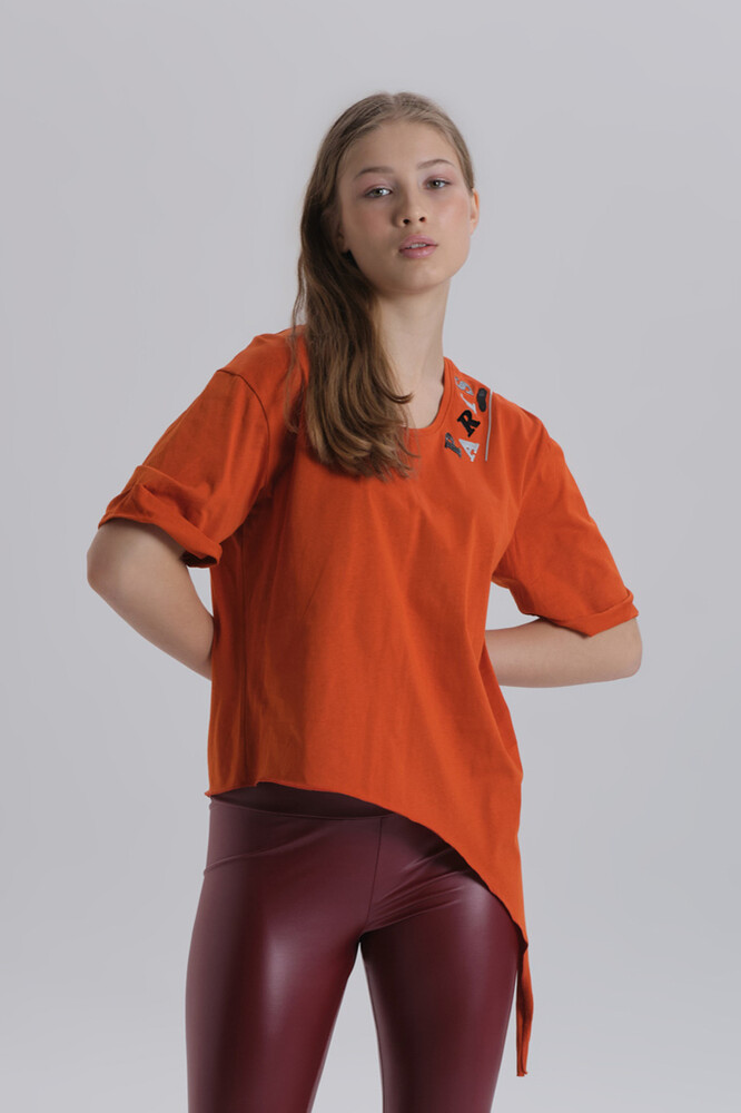 Kiremit Kadın Paris Baskı Detay Asimetrik Kesim T-shirt - 1