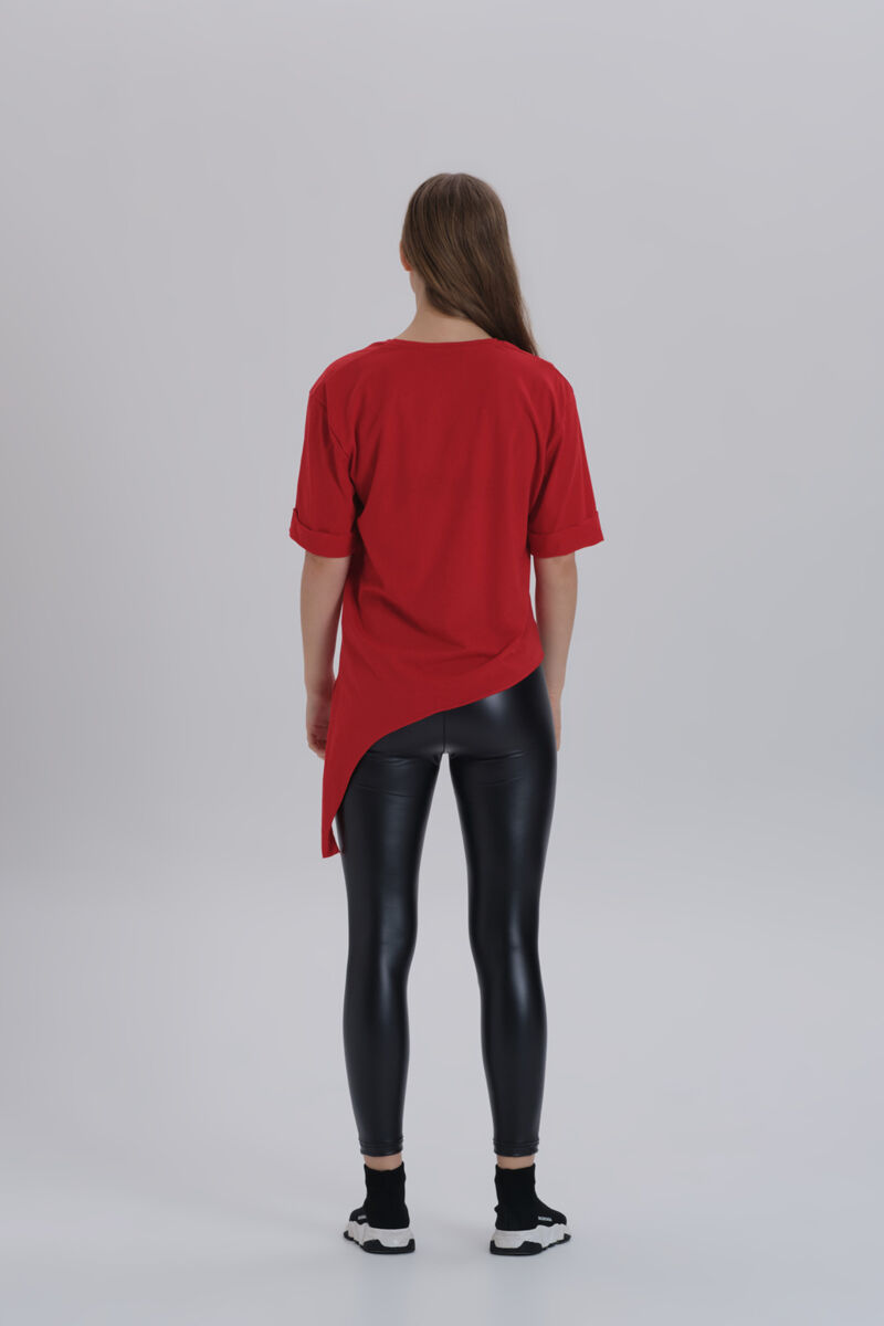 Kırmızı Kadın Paris Baskı Detay Asimetrik Kesim T-shirt - 6