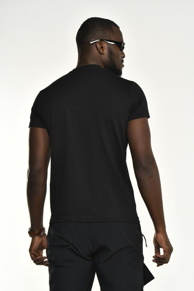 Siyah Deri Baskı Detay Fit T-shirt - 4